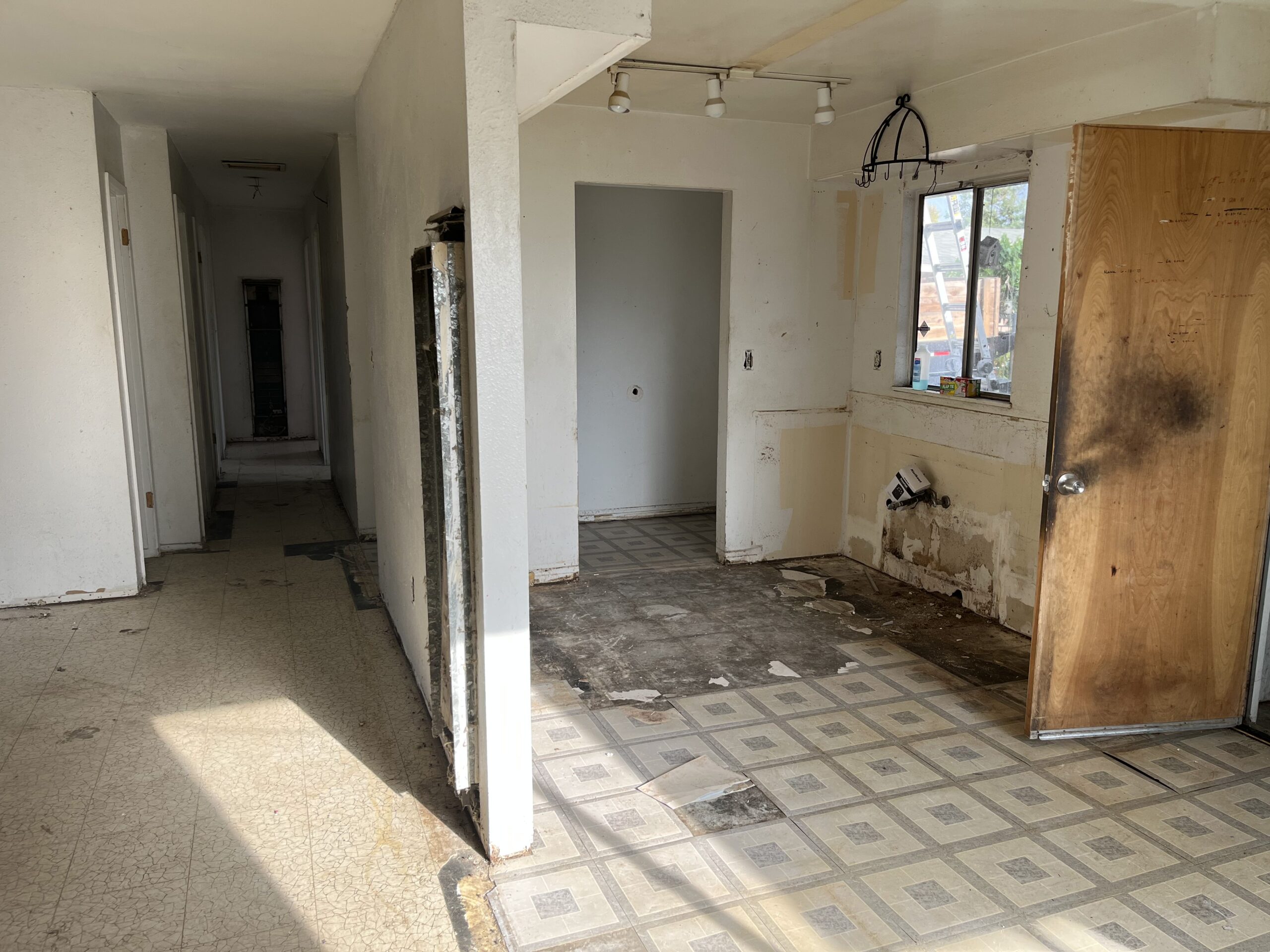 Painting - Interior and Exterior, Cabinet Refinishing 
