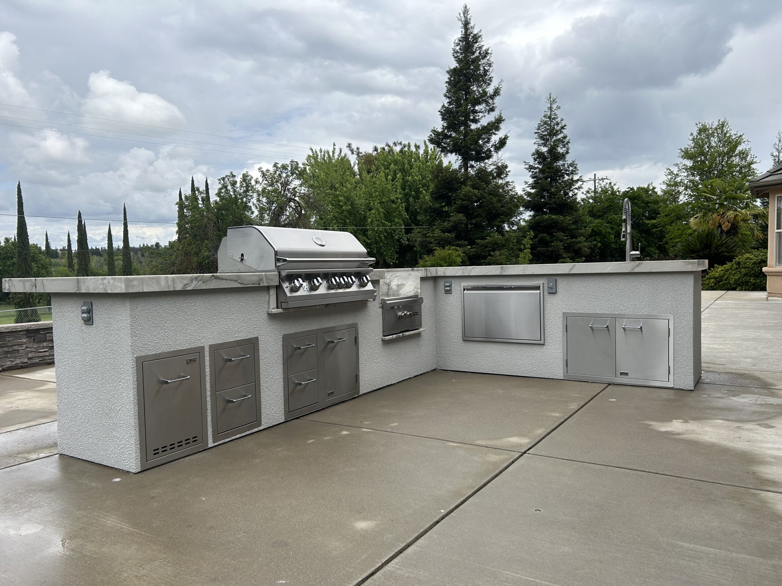 Outdoor Kitchens